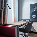 Radisson Red, Oslo Airport 4* غاردرموان