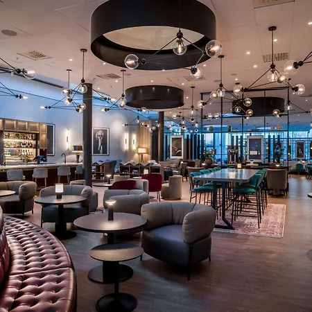 Radisson Red, Oslo Airport 4*