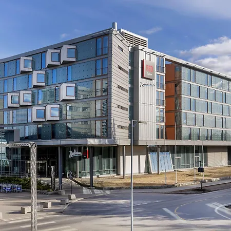 Radisson Red, Oslo Airport Hotel 4*