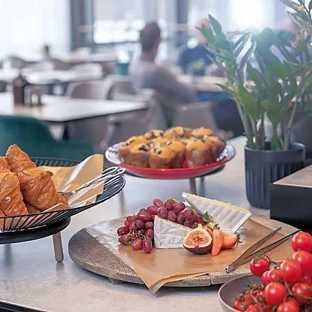 Radisson Red, Oslo Airport מלון