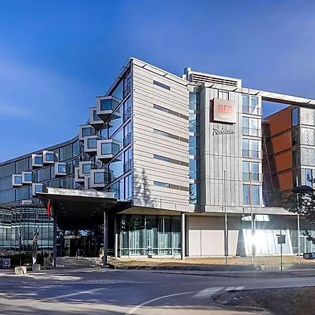 Radisson Red, Oslo Airport מלון גרדרמואן
