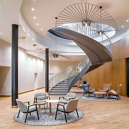 Radisson Red, Oslo Airport מלון 4*
