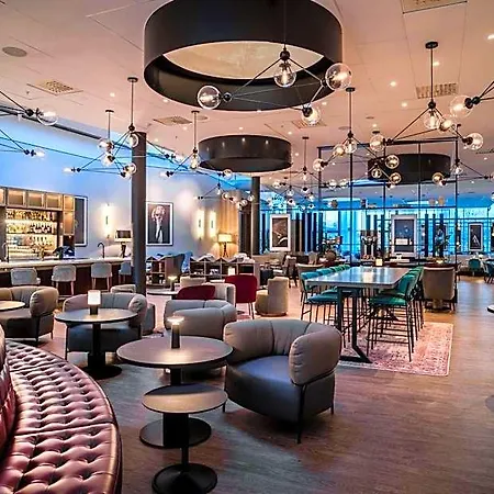 Radisson Red, Oslo Airport 4*