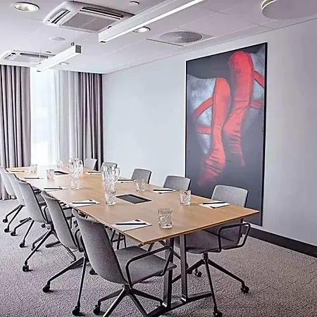 Radisson Red, Oslo Airport 4*