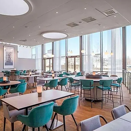 Ξενοδοχείο Radisson Red, Oslo Airport 4*