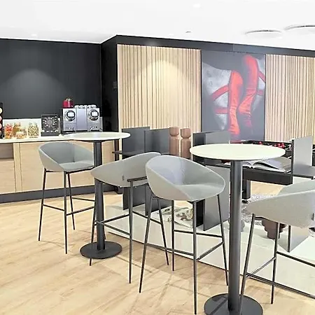 Radisson Red, Oslo Airport מלון