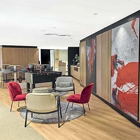 Radisson Red, Oslo Airport فندق 4*
