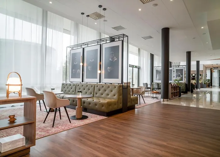 Radisson Red, Oslo Airport 4*