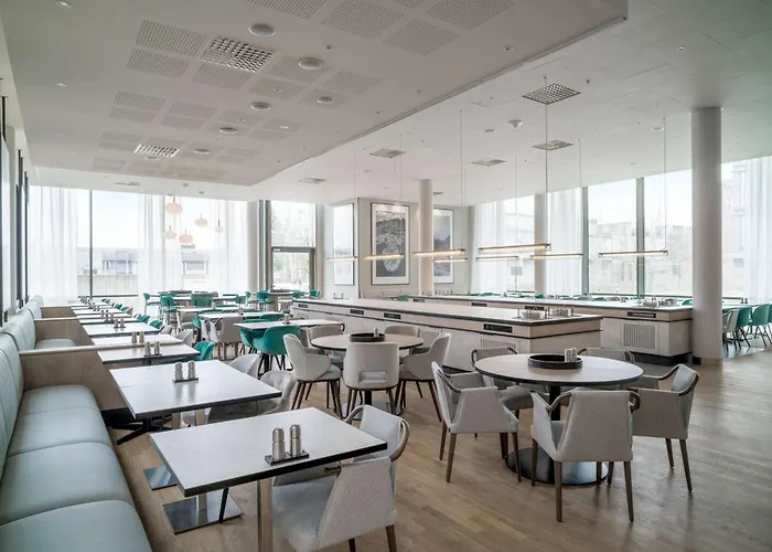 Radisson Red, Oslo Airport 酒店 4*